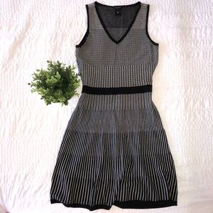 Ann Taylor Black and White Work Dress size XS